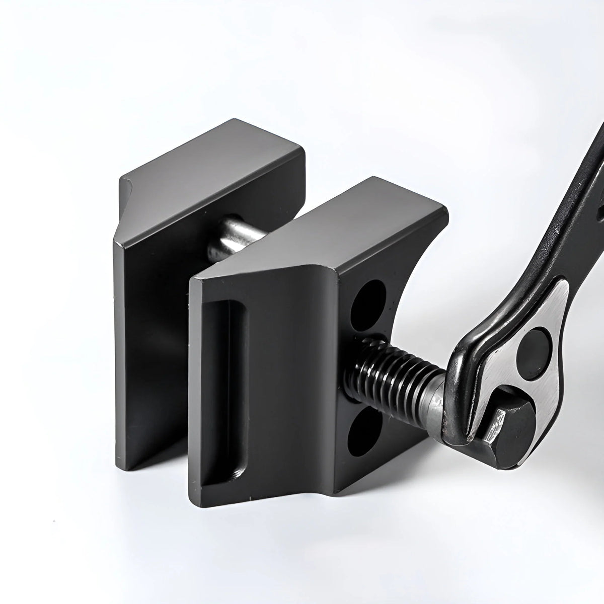 FlexiLift™ — Free Yourself from Stubborn Support Straps and Work with Confidence Every Time