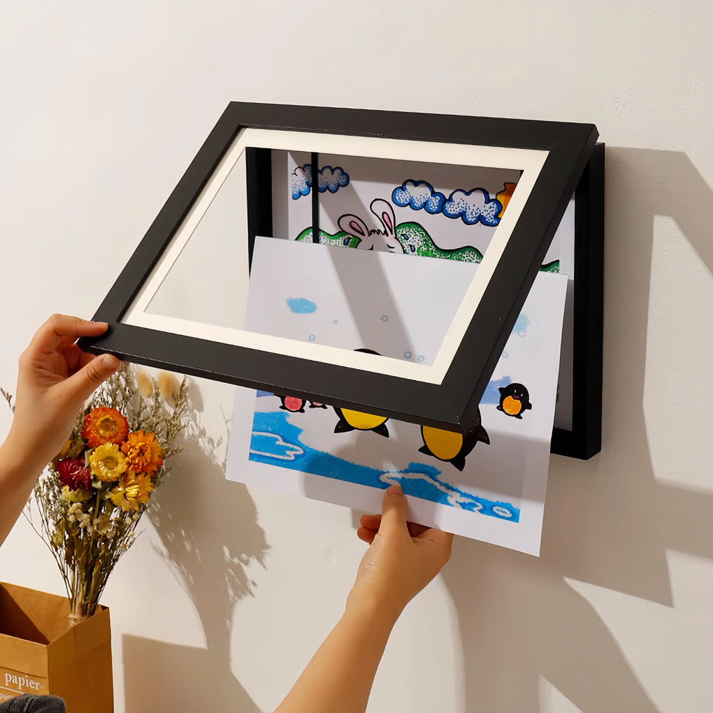 Memory frame for children's drawings