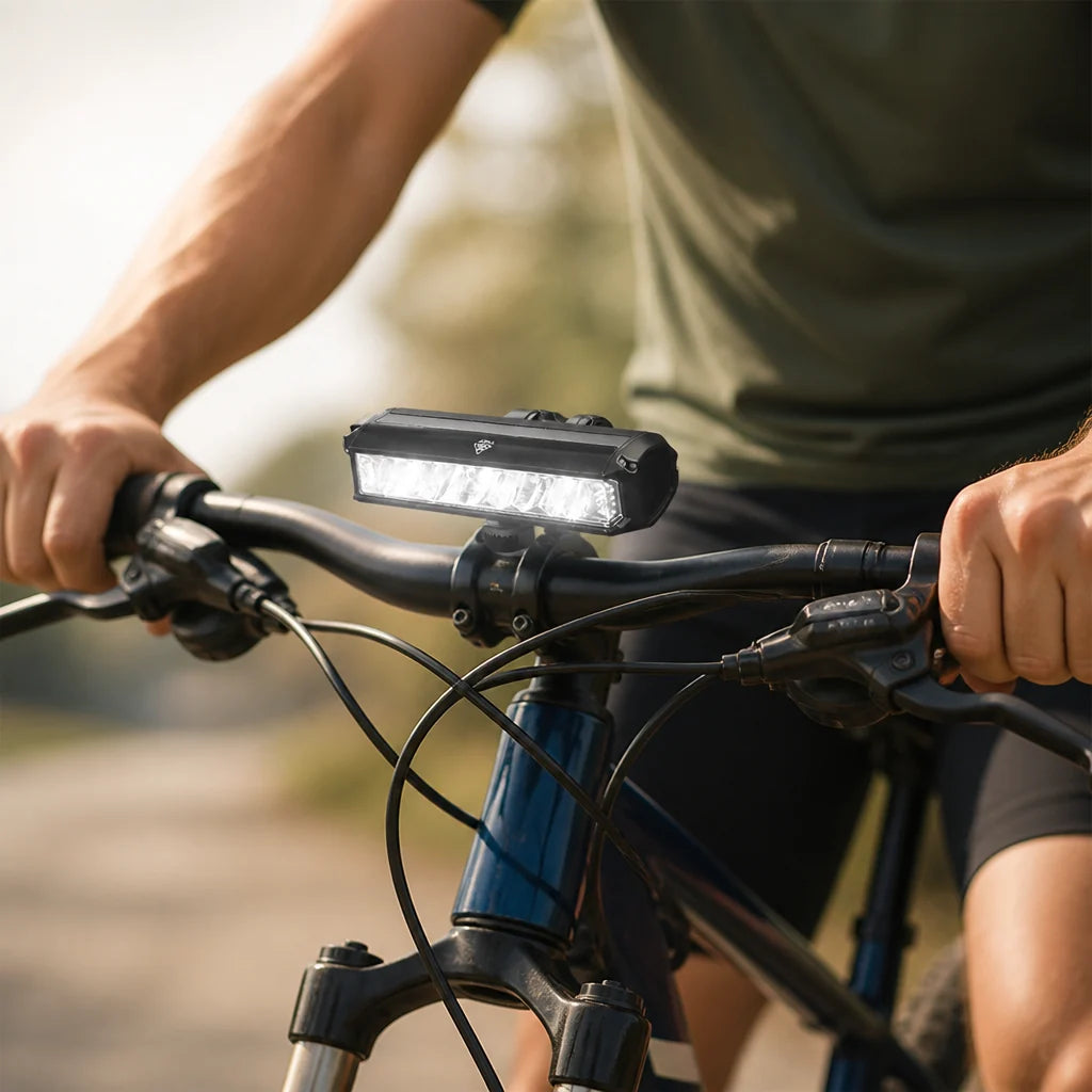 900 Lumen Wide Angle USB Rechargeable Bicycle Light (IPX4 Waterproof)