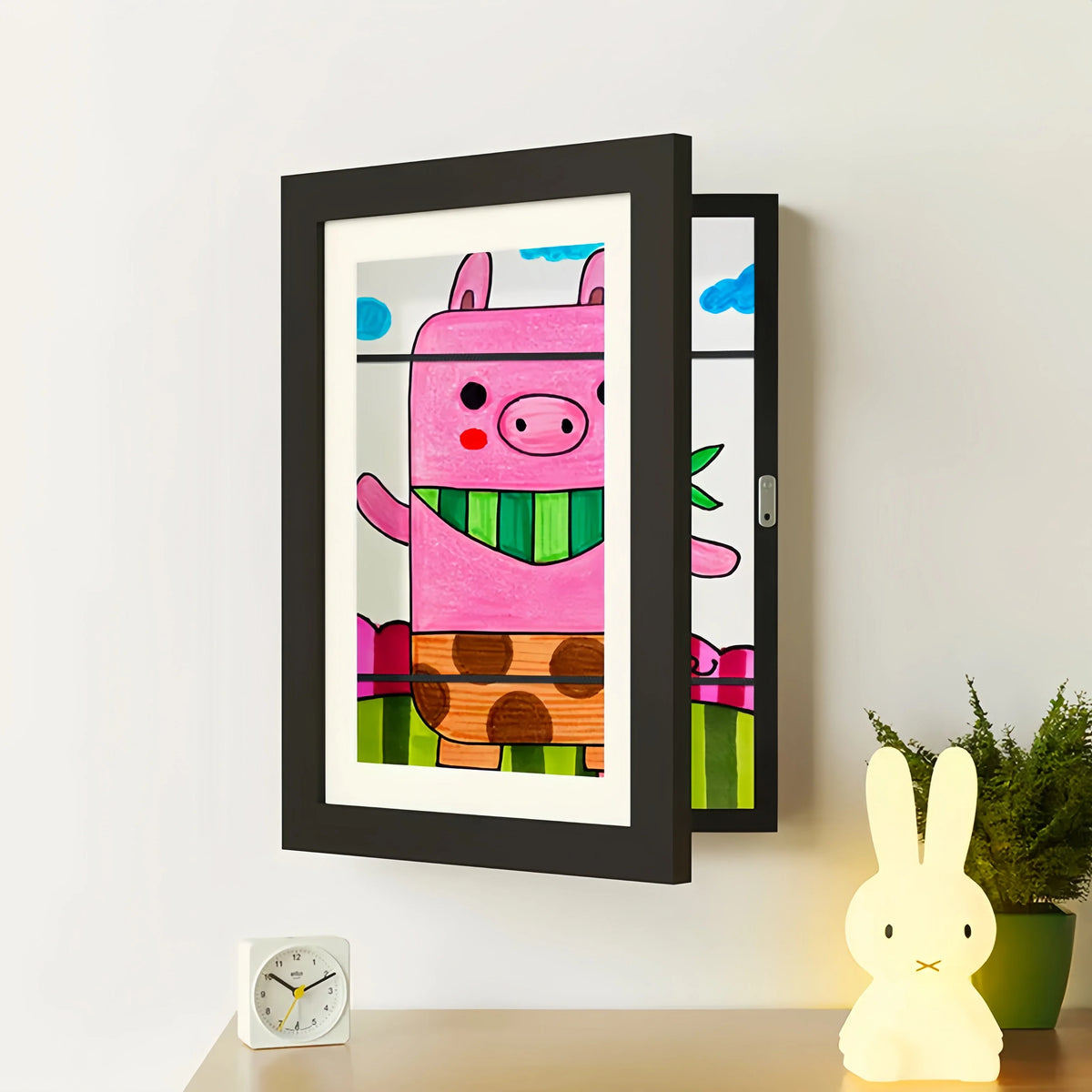 Memory frame for children's drawings