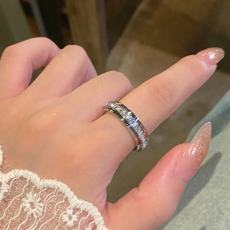 FlowSphere™ — Sparkling Elegance with Pleasant Rotating Function
