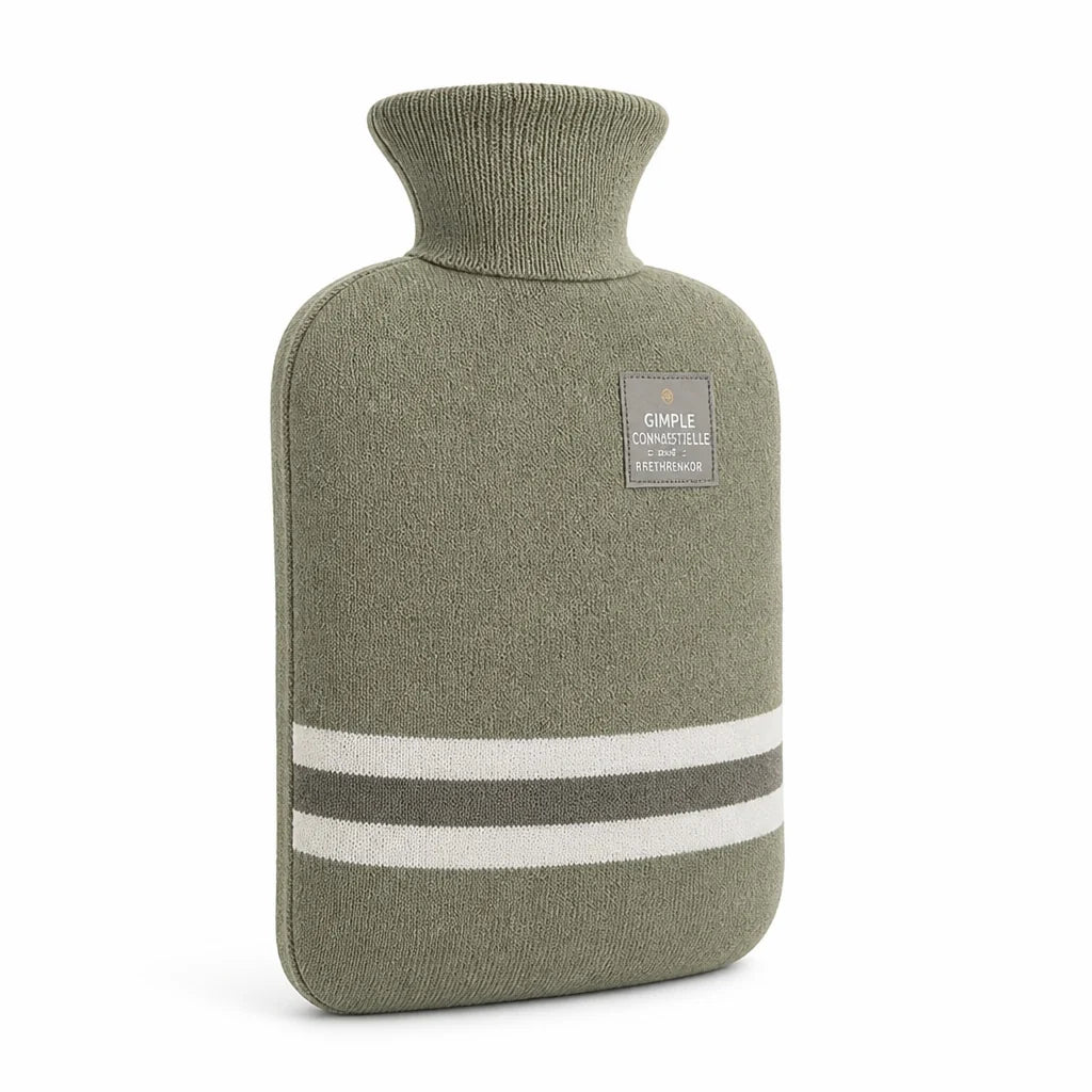 Soft, knitted, heat-retaining 1L hot water bottle