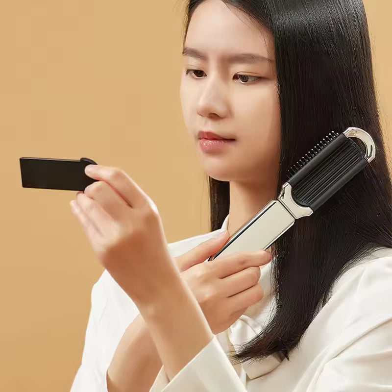 Compact hairbrush with integrated mirror